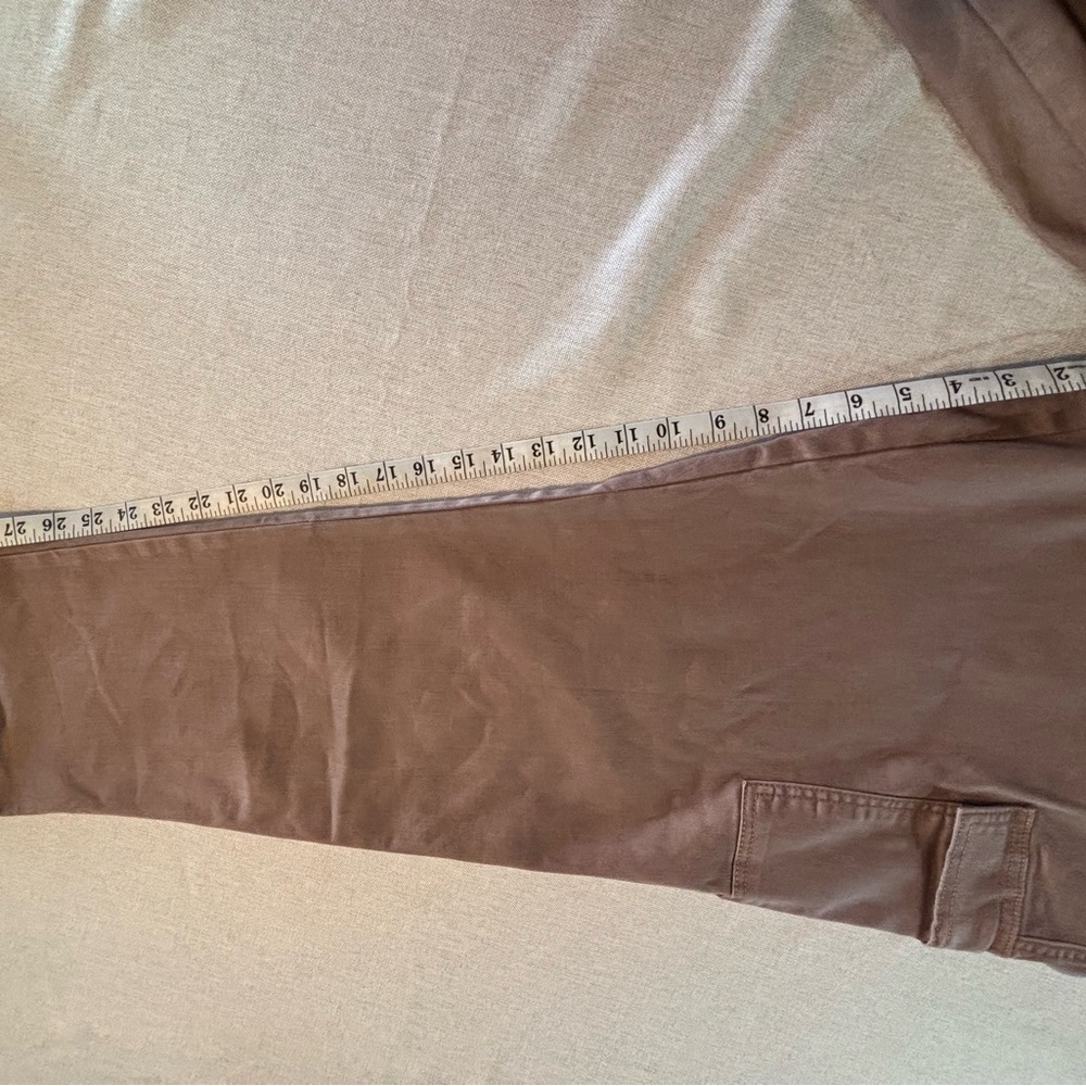 Classic Women's Boyfriend Cargo Jeans - Comfortable Everyday Style - Picture 5 of 10